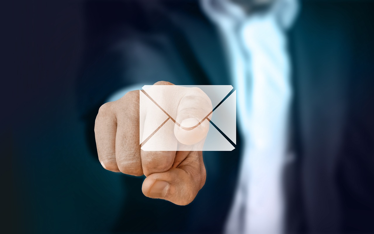 ¿Cómo combinar email marketing con redes sociales?
